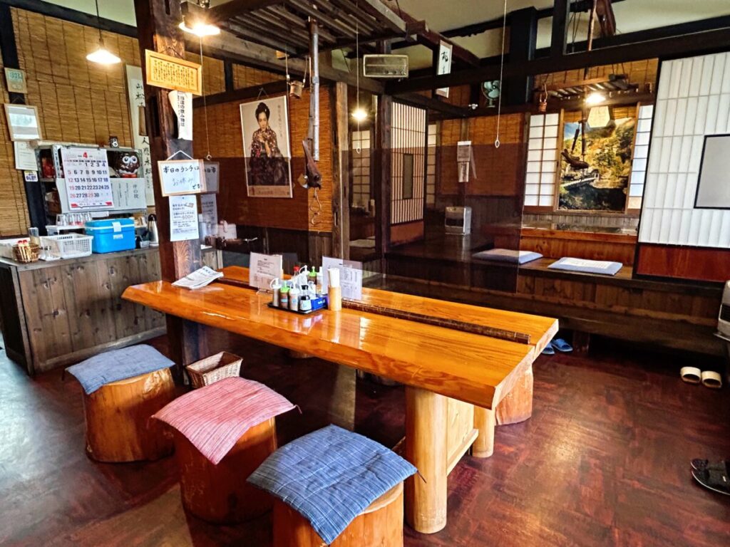 いろり 下郷町 店内の雰囲気 写真