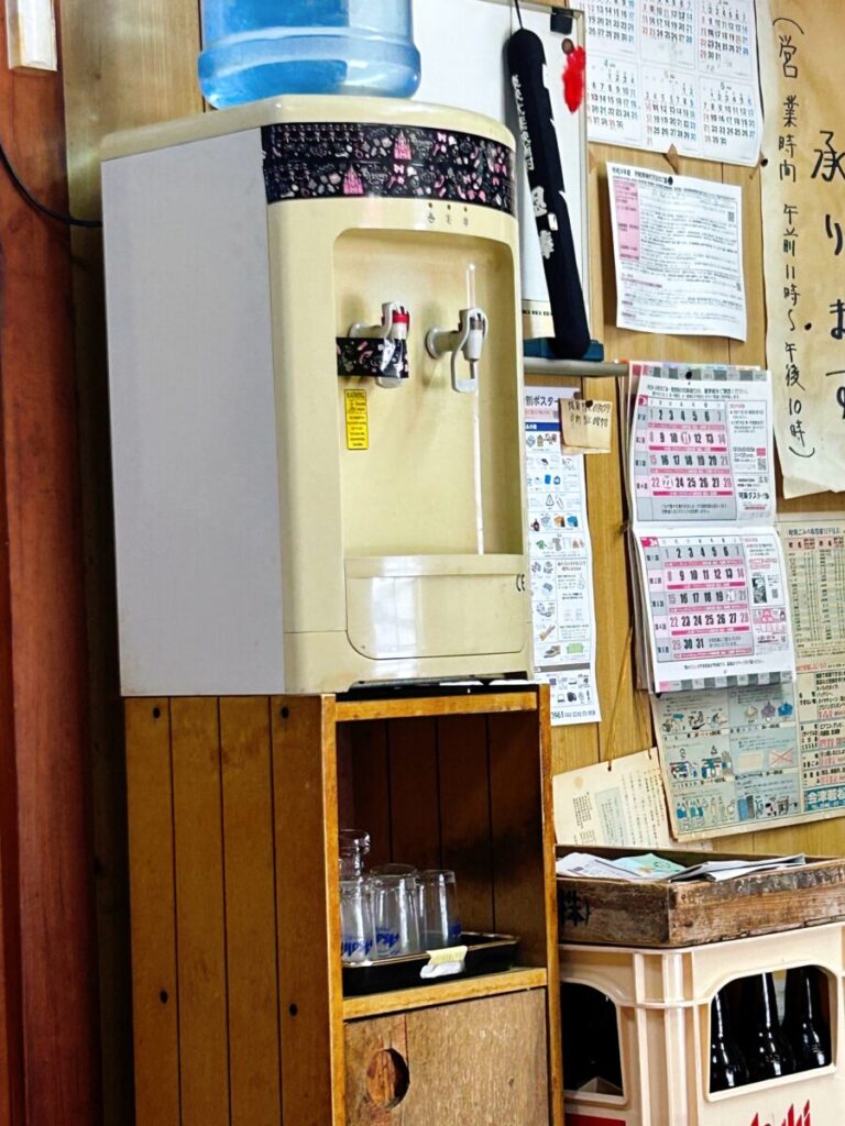 はるや食堂 店内 雰囲気 写真