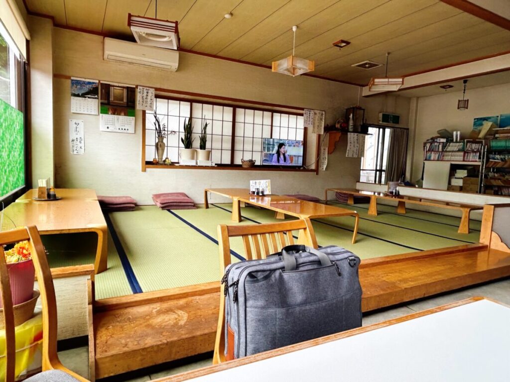 ドライブインあいづ 店内 雰囲気 写真 レストラン