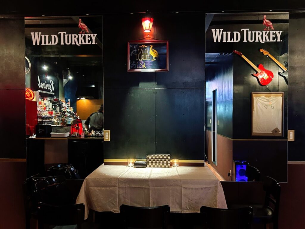 Cafe Bar Revival（カフェ バー リバイバル） 店内 雰囲気 写真