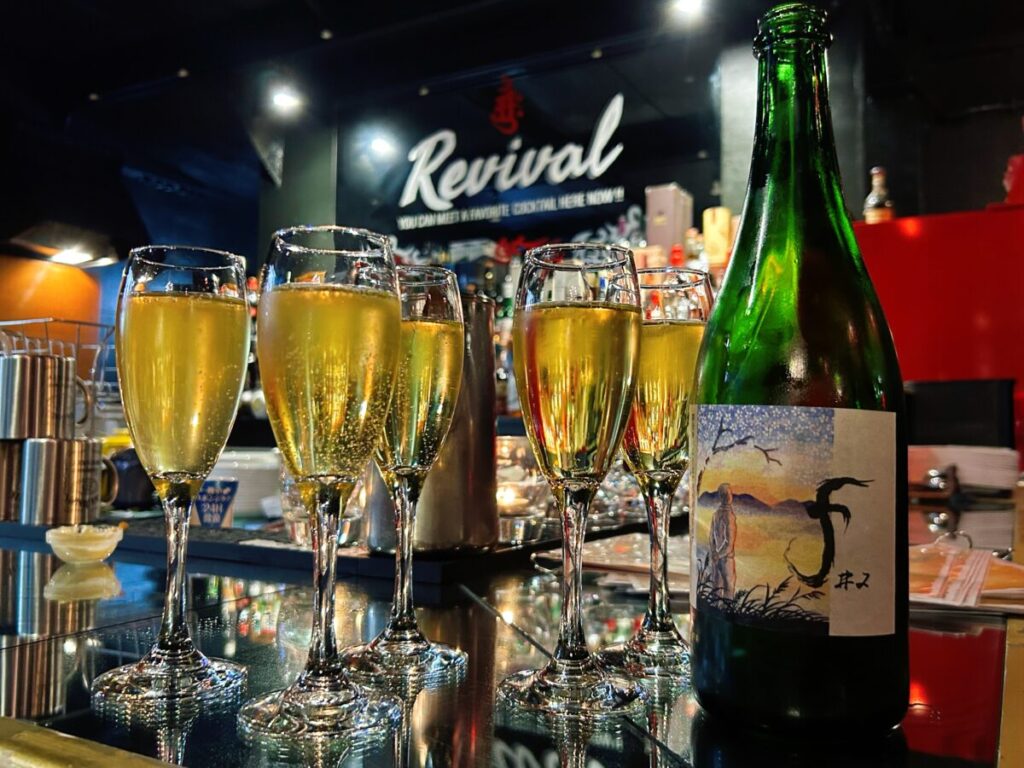Cafe Bar Revival（カフェ バー リバイバル） 飲み放題コース シードル アップルシードル 南会津産りんご 南会津産アップルシードル