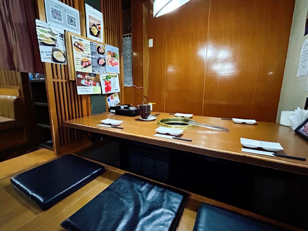 鍋と焼肉 だるま 店内の雰囲気 写真