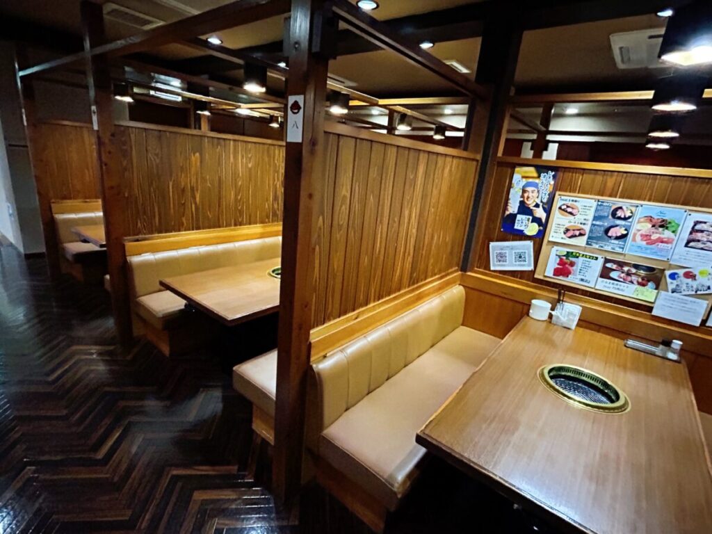 鍋と焼肉 だるま 店内の雰囲気 写真