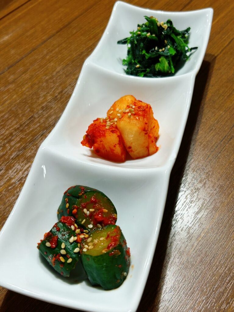 鍋と焼肉 だるま お通し キムチ ナムル 写真