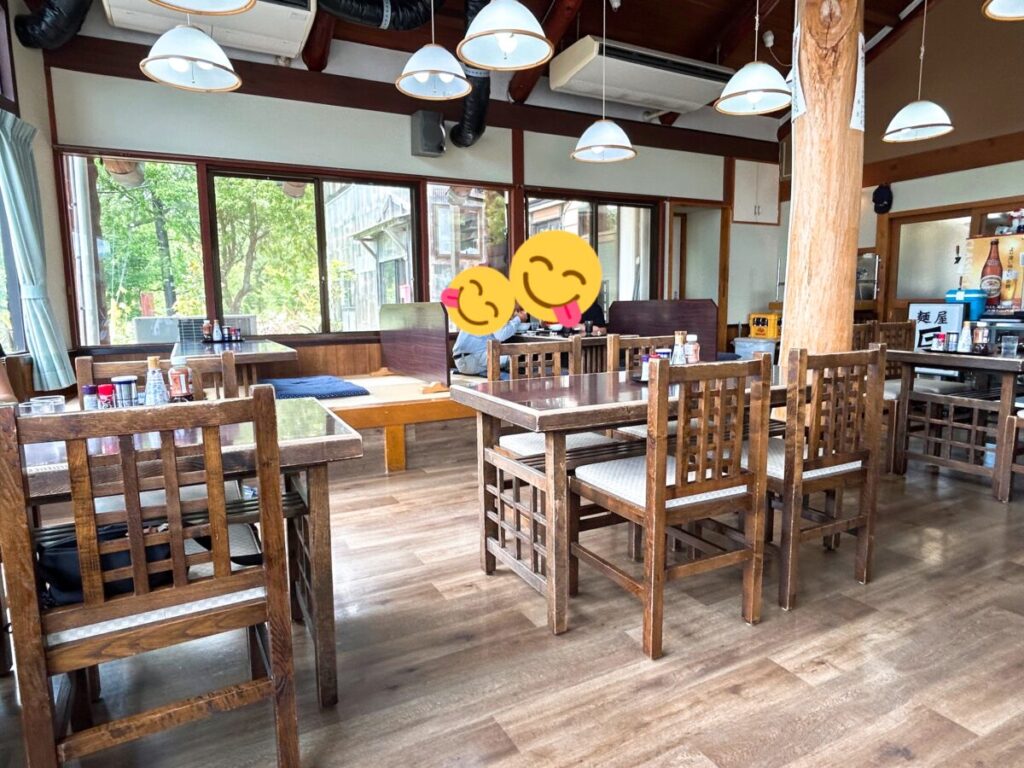 タカ食堂 店内 雰囲気 写真