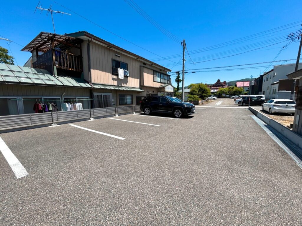 担々麺とお肉の会社みなかわ 駐車場