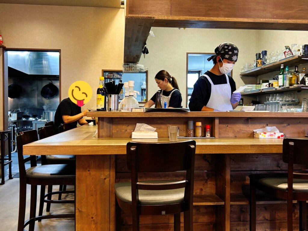 担々麺とお肉の会社みなかわ 店内 雰囲気 写真