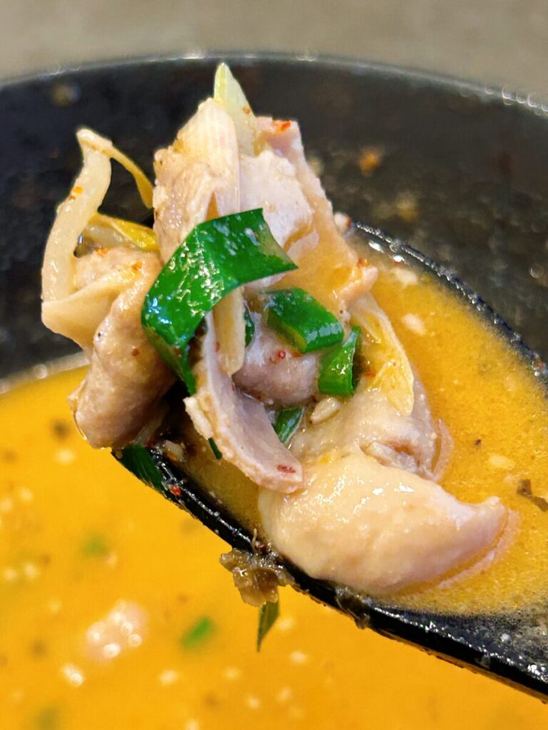 担々麺とお肉の会社みなかわ ホルモン担々麺