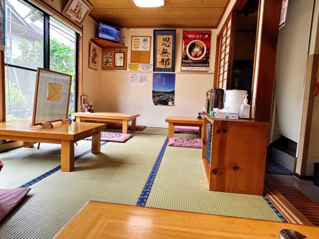 牛乳屋食堂 店内 雰囲気 写真