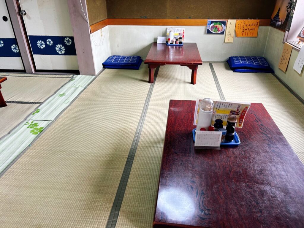 長崎軒 店内 写真 雰囲気