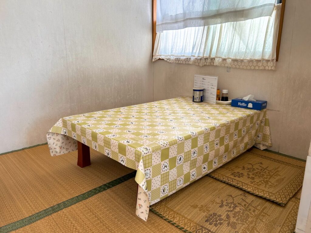 二の宮食堂 店内 写真 雰囲気
