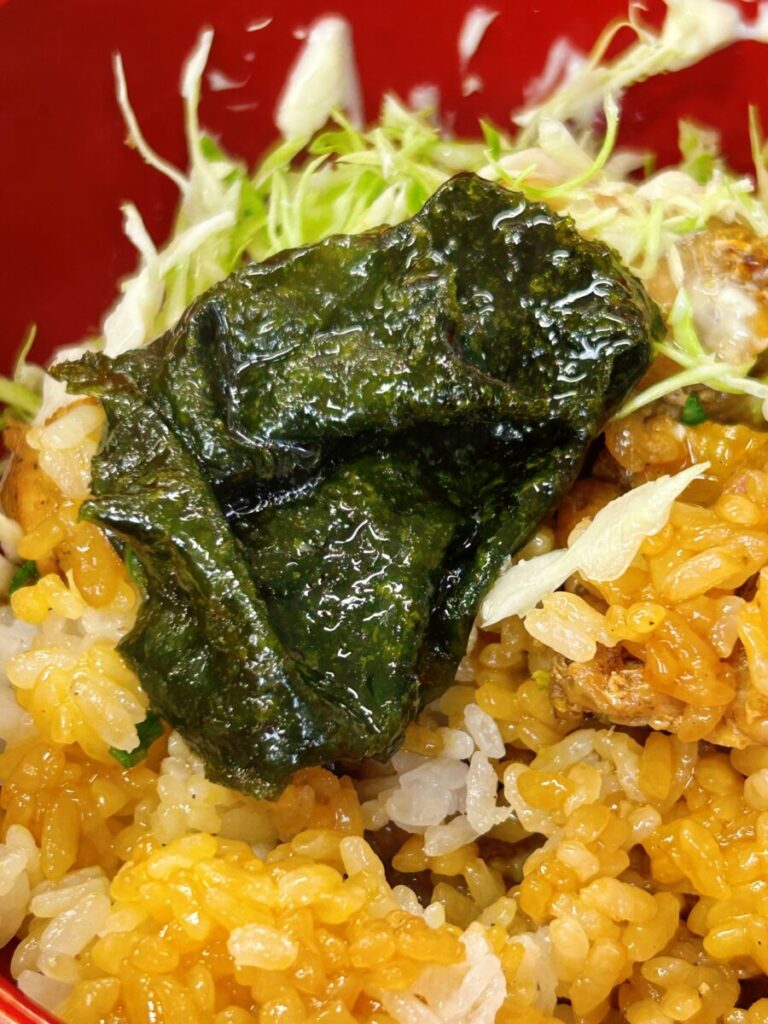 麺とお米の毘沙門天 こってり濃厚豚骨醤油毘沙ラーメン＆炭焼き半やきとり丼（タレ）