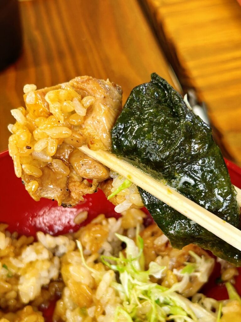 麺とお米の毘沙門天 こってり濃厚豚骨醤油毘沙ラーメン＆炭焼き半やきとり丼（タレ）