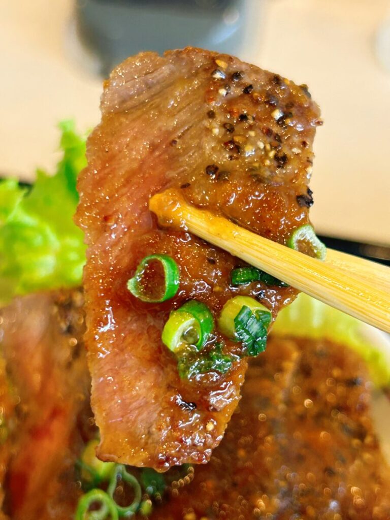味の食卓はだかや ステーキ丼