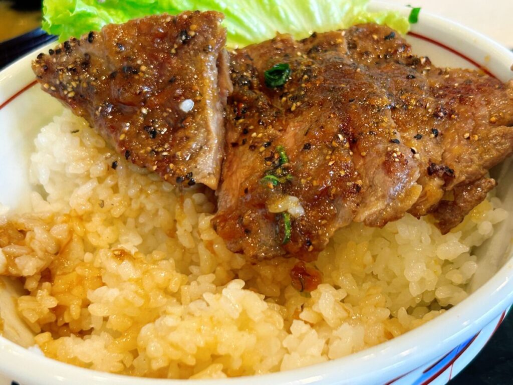 味の食卓はだかや ステーキ丼