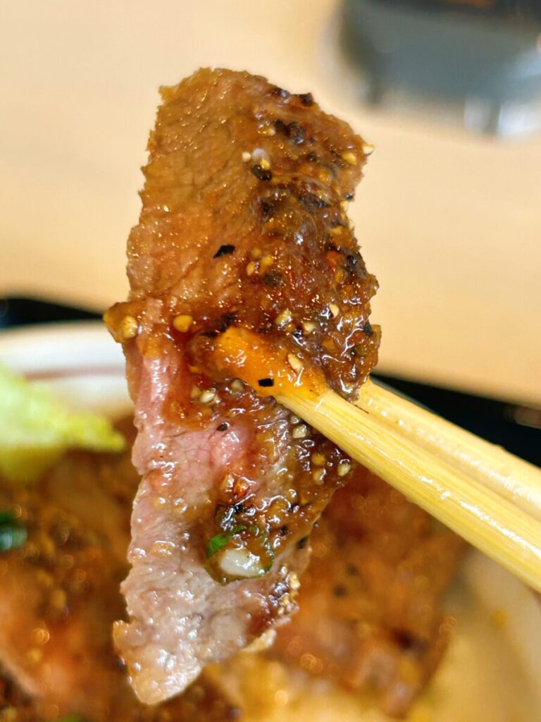 味の食卓はだかや ステーキ丼