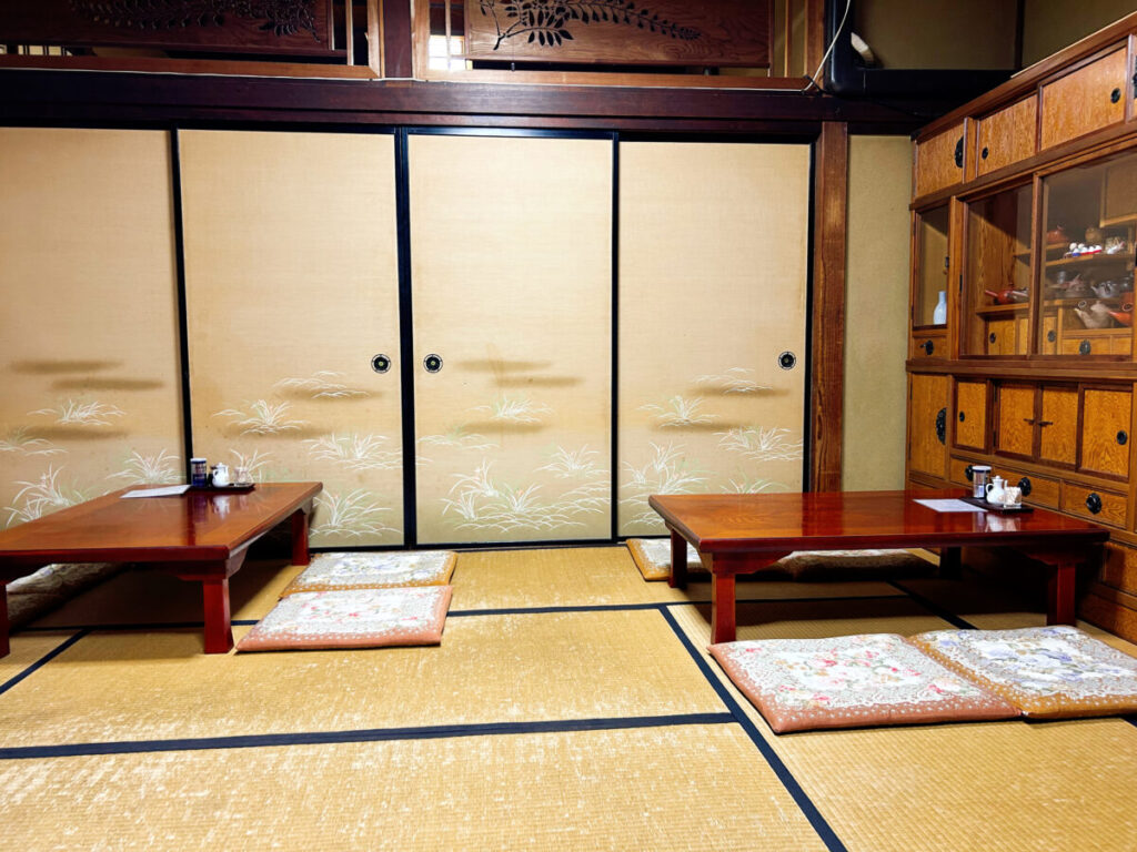 中華の店とんがらし 店内 雰囲気 写真