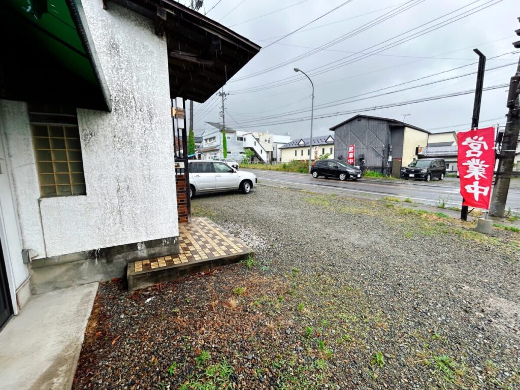らぁ麺 あぶり 駐車場 写真