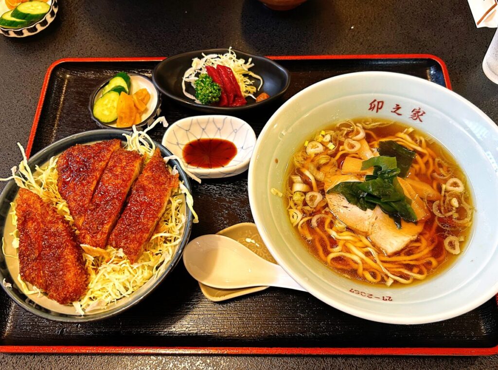卯之家 ロース&半ラーメン(卯之家セット)