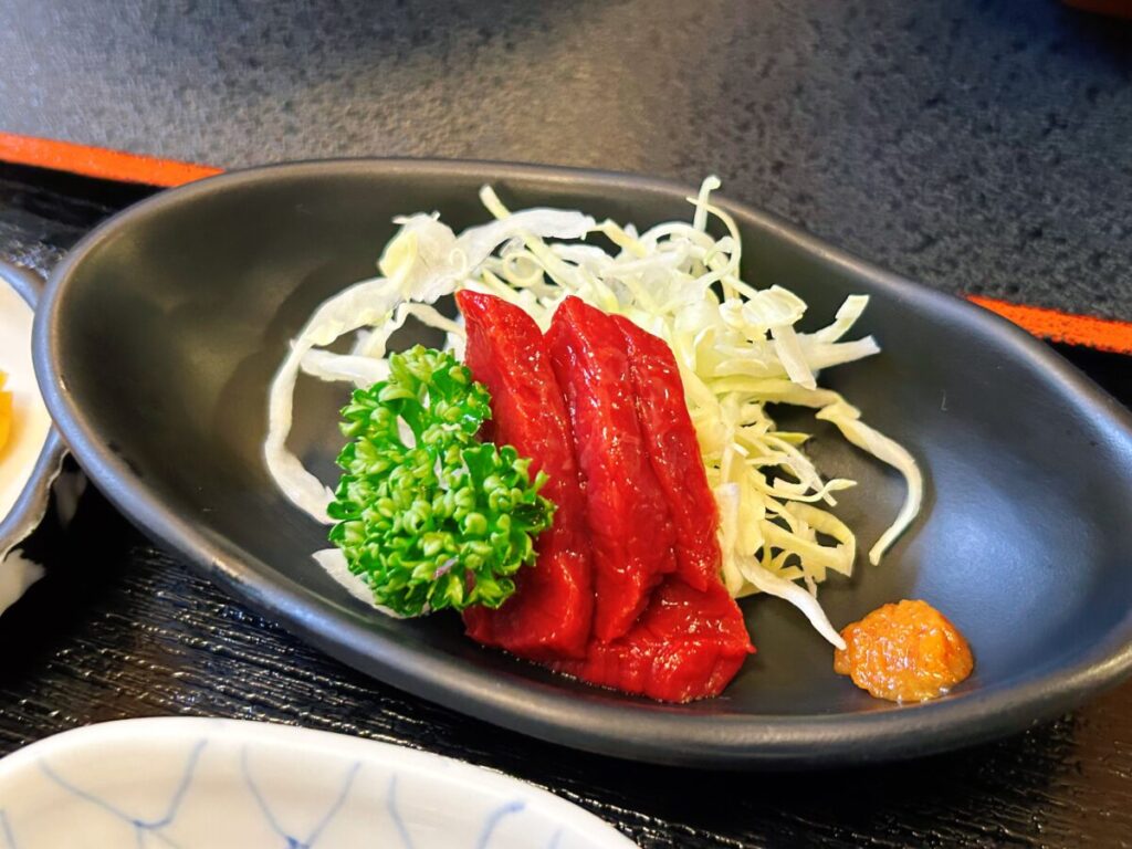 卯之家 ロース&半ラーメン(卯之家セット) 馬刺し 桜のさしみ