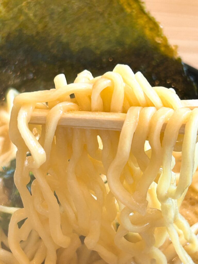 横浜家系ラーメン創心家 ラーメン（麺増し） 味玉トッピング