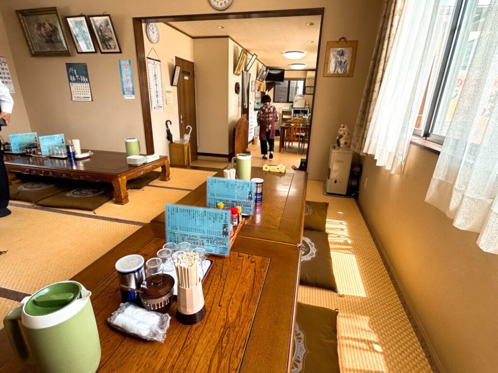 ラーメン処天神 店内 雰囲気 写真