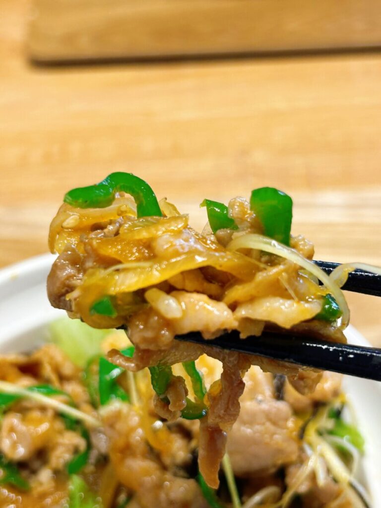 和食レストランきちんとごはん虹 スタミナ焼肉丼＆卵黄トッピング