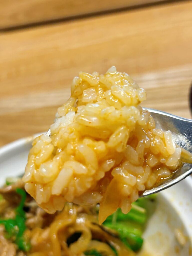 和食レストランきちんとごはん虹 スタミナ焼肉丼＆卵黄トッピング