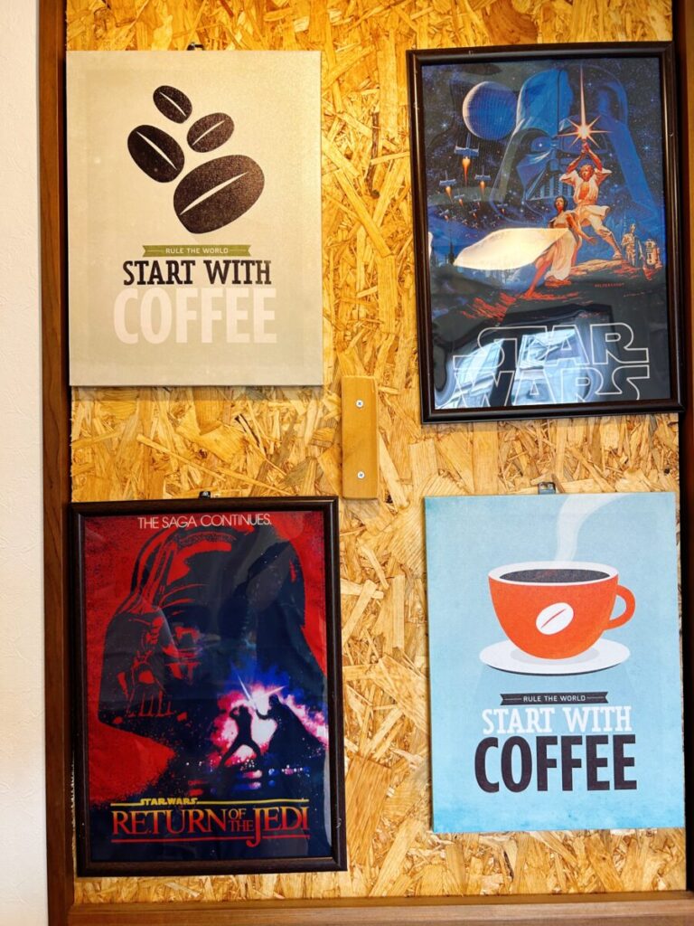 農家の自家製ピザ&カフェ あぽり 店内 雰囲気 写真 スターウォーズ ファン コレクション