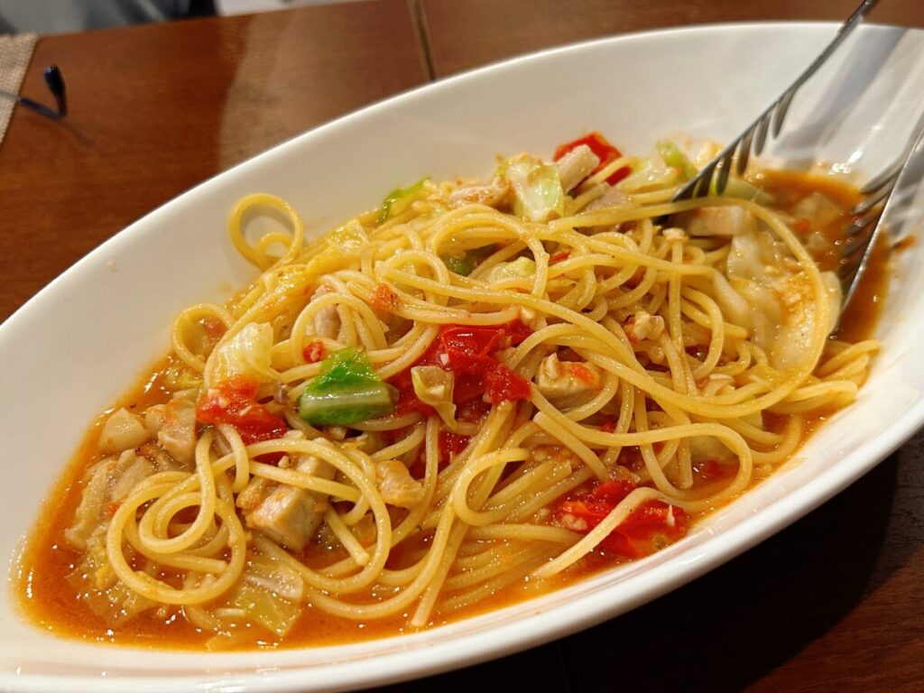 レストラン ラ レゾン コース料理 オードブル キャベツとガーリックのパスタ