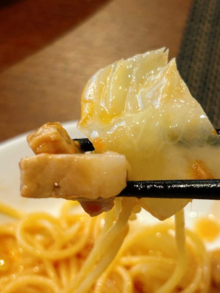 レストラン ラ レゾン コース料理 オードブル キャベツとガーリックのパスタ