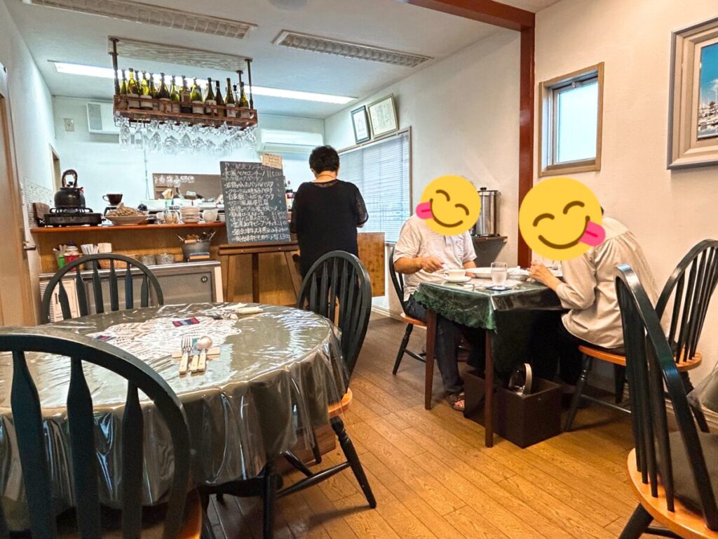 ラ・ウル 店内 雰囲気 写真
