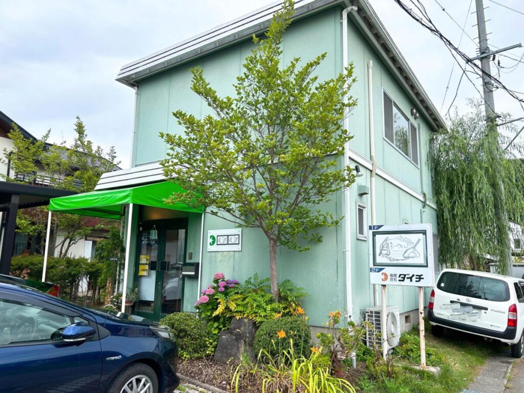 ラ・ウル 店舗 外観 写真