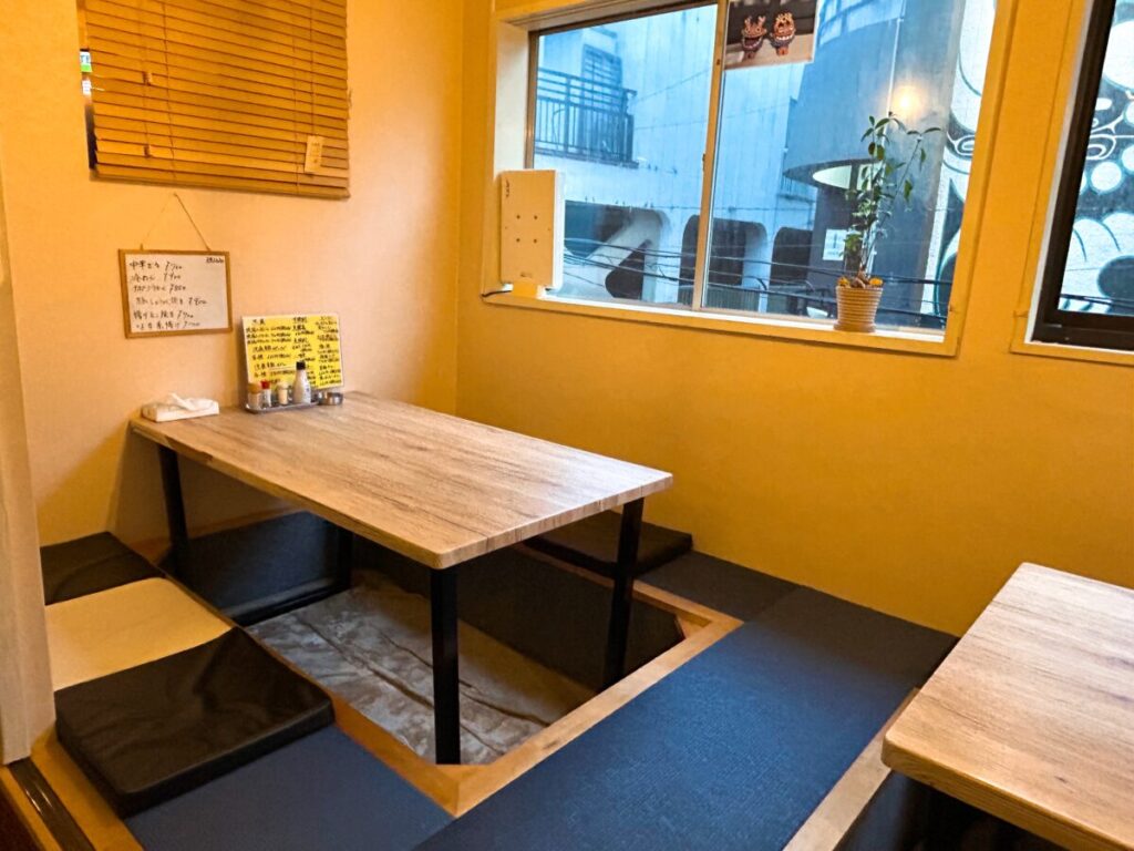 沖縄料理かりゆし 店内 雰囲気 写真