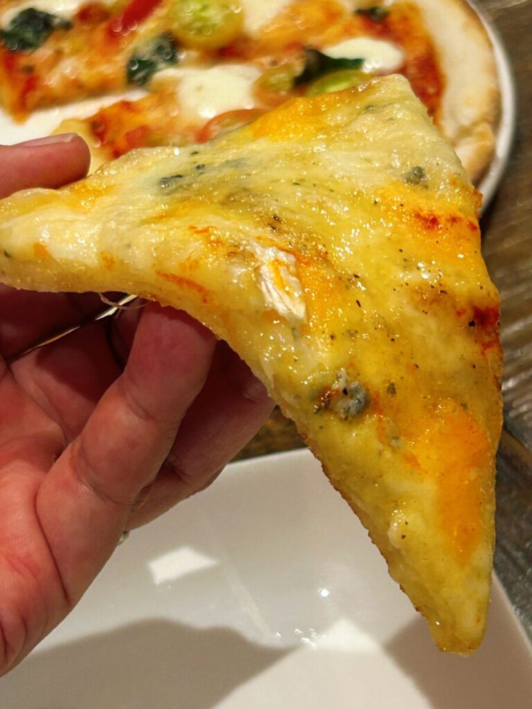 オルテンシア コース料理 ピザ マルゲリータ クアトロフォルマッジ