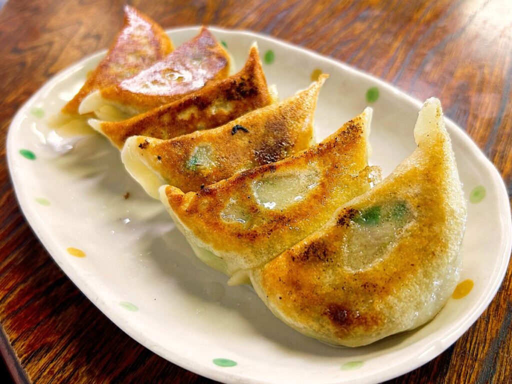 中華飯店 利喜 餃子 手作り