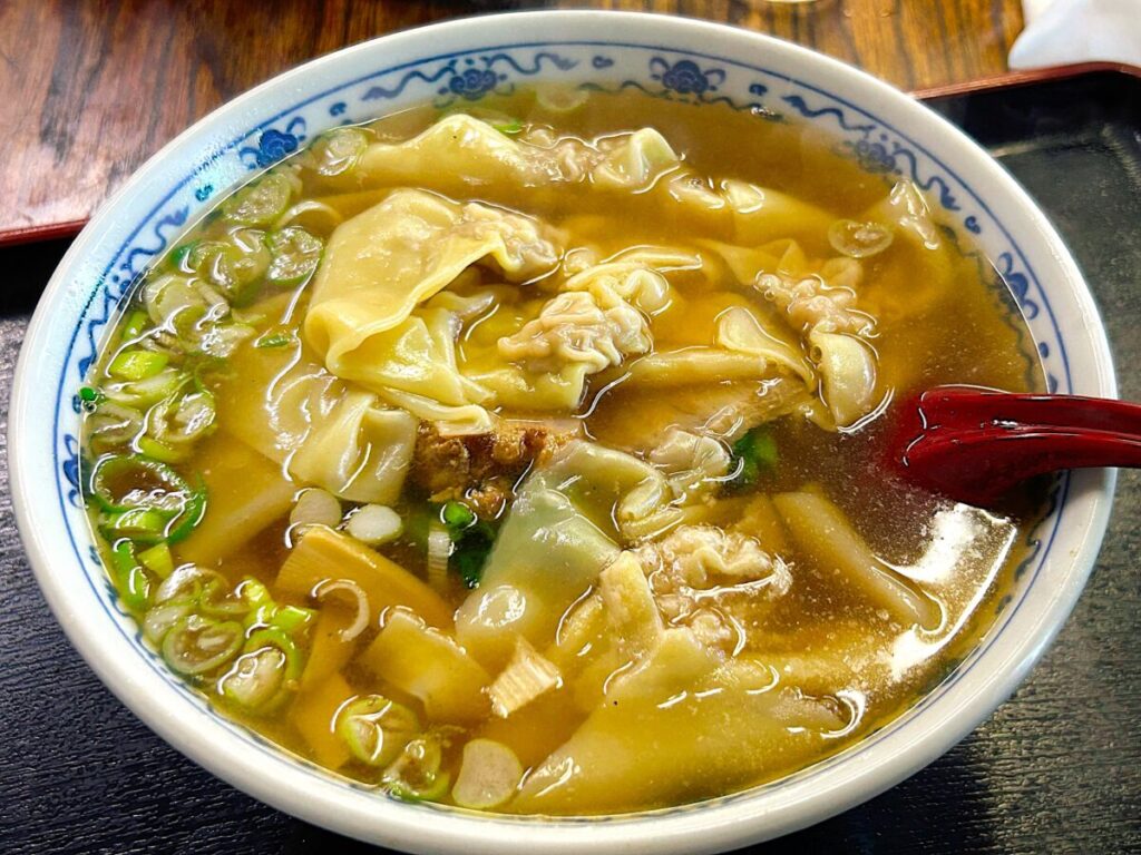 中華飯店 利喜 ワンタンメン