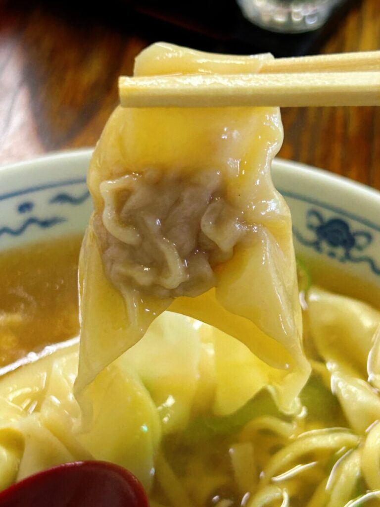 中華飯店 利喜 ワンタンメン ワンタン 雲呑