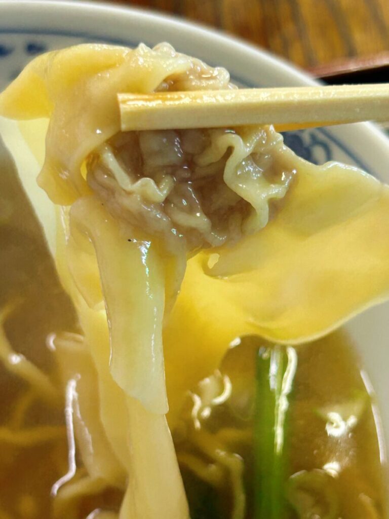 中華飯店 利喜 ワンタンメン ワンタン 雲呑