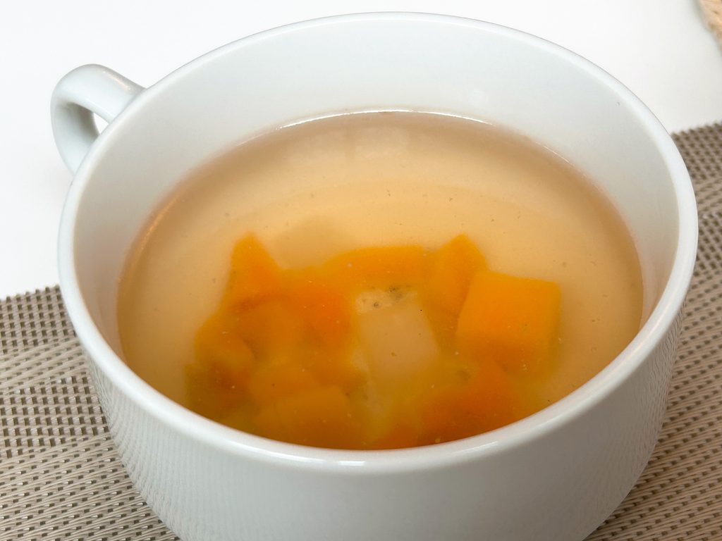 バンコクコーナー Bangkok corner ランチセット ドリンク スープ デザート サラダ ソムヤムタイ にんじんスープ