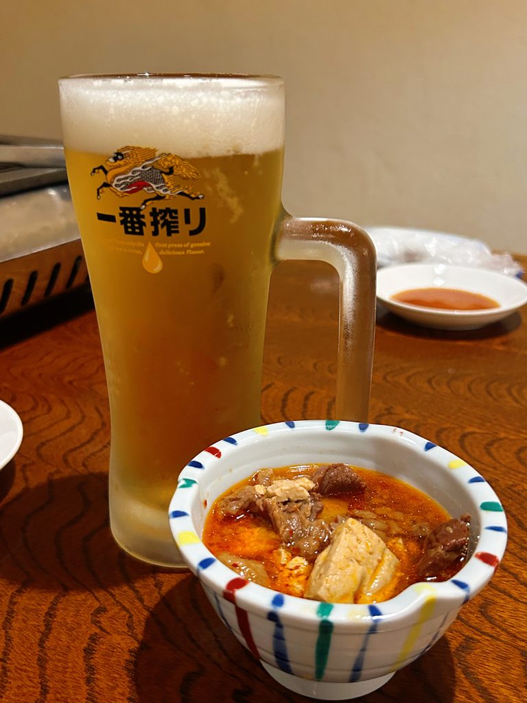 居酒屋 弘竜 生ビール 中ジョッキ 牛スジ煮込み
