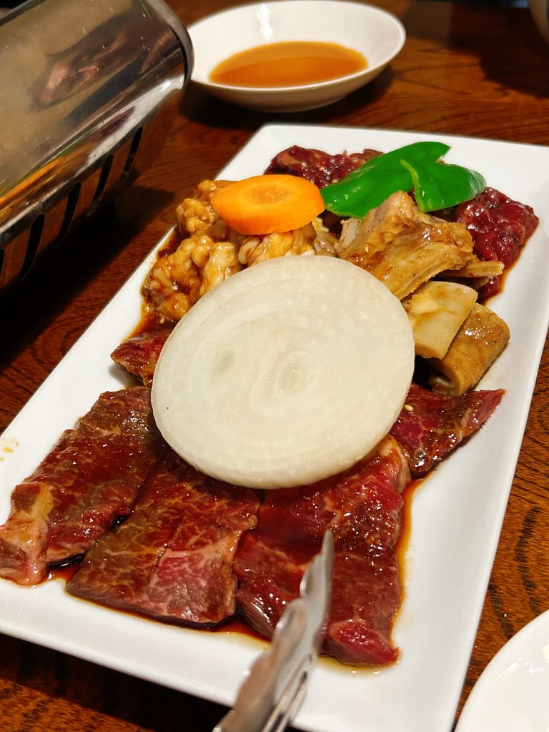 居酒屋 弘竜 おまかせ焼肉 牛カルビ 桜カルビ 馬カルビ 牛ホルモン 桜ホルモン 馬ホルモン