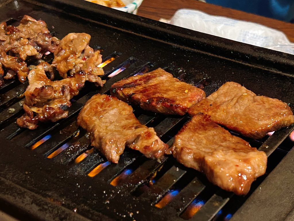 居酒屋 弘竜 おまかせ焼肉 牛カルビ 桜カルビ 馬カルビ 牛ホルモン 桜ホルモン 馬ホルモン