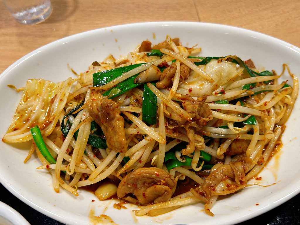 わいわい丸 ランチ モツ炒め定食