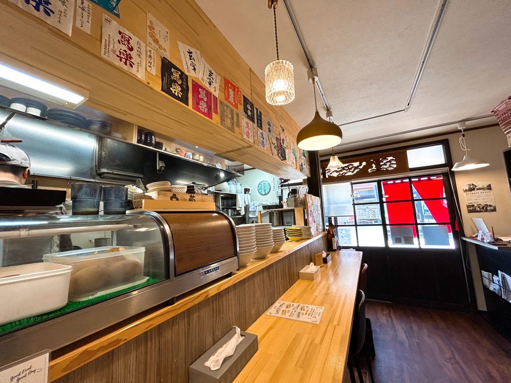 ハジメ 店内 雰囲気 写真