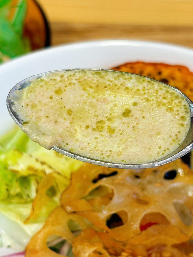 ハジメ 4時間煮込んだ鯖のグリーンカレー メニュー レビュー 写真 ルー スープ