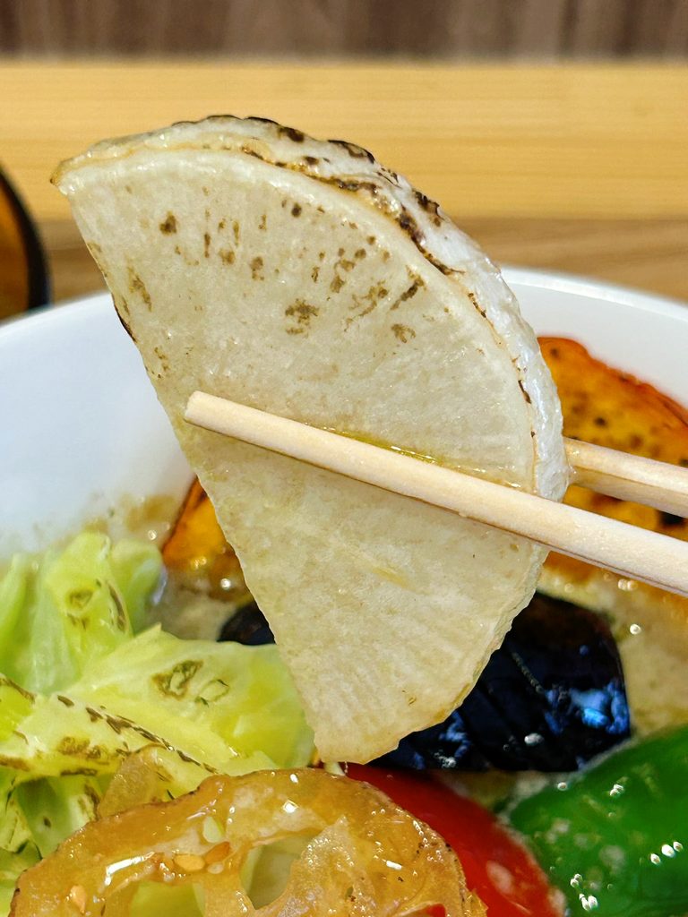 ハジメ 4時間煮込んだ鯖のグリーンカレー メニュー レビュー 写真 野菜 大根