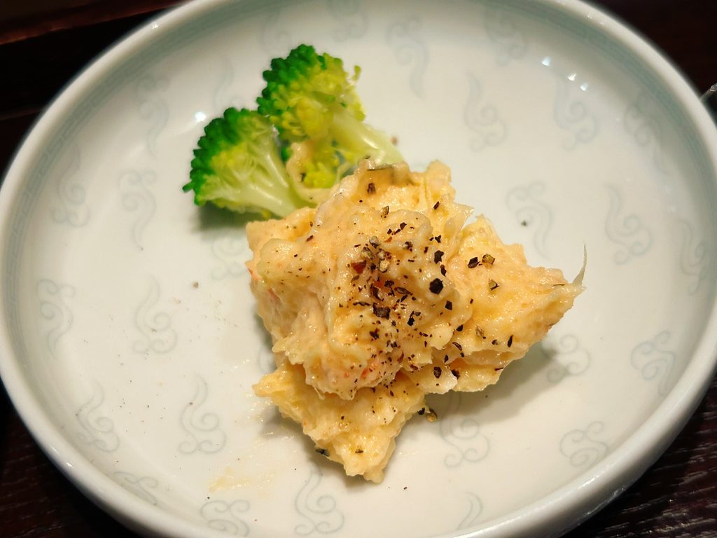 花郎亭 ランチ 和牛カルビ丼定食 パンチャン おかず ポテトサラダ ポテサラ